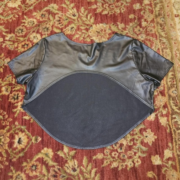 Bundle 3 for $25 / Gojane top - Picture 2 of 4